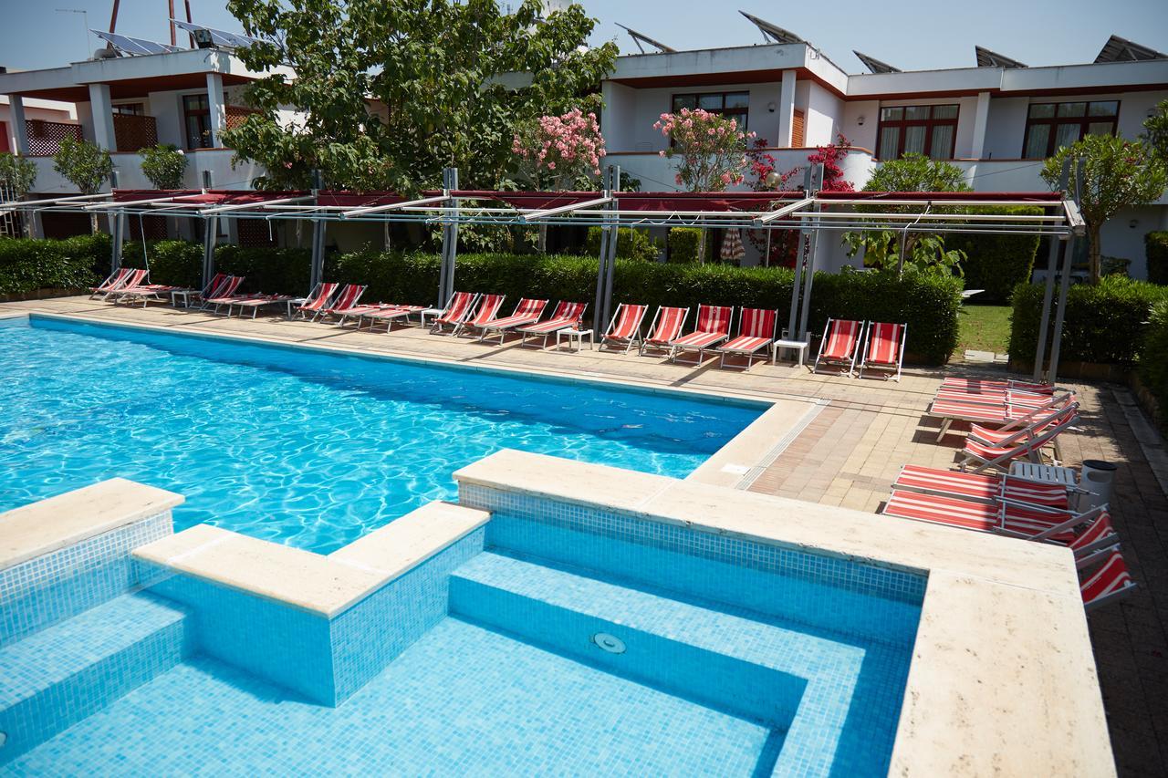 Hotel Residence Key Club مونتالتو دي كاسترو المظهر الخارجي الصورة